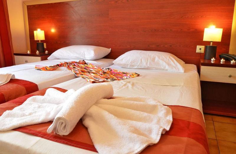 Plános Mavrikos Hotel מראה חיצוני תמונה