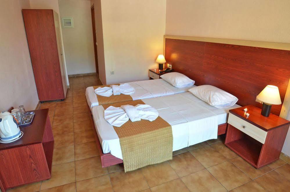 Plános Mavrikos Hotel מראה חיצוני תמונה